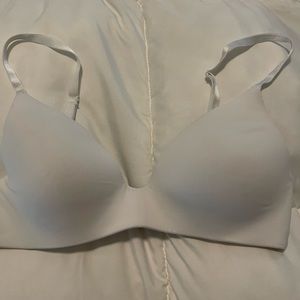 Victoria Secret TShirt Wireless Bra